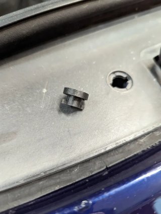 Tornillo Plástico Vano Motor Porsche