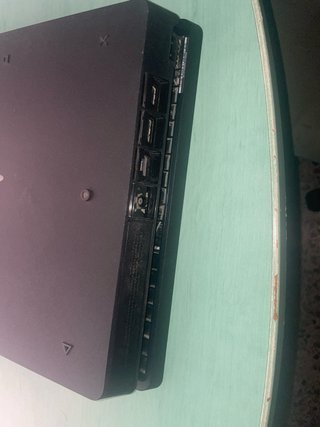 PS4 (PlayStation 4) Negra + 3 mandos