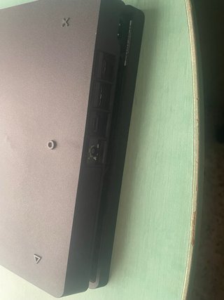 PS4 (PlayStation 4) Negra + 3 mandos