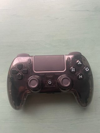 PS4 (PlayStation 4) Negra + 3 mandos