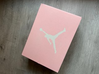 Jordan 5 Rosa y Blanco Talla 44.5 Nuevas
