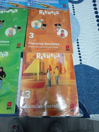 Lote libros tercero de primaria REVUELA