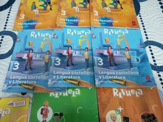 Lote libros tercero de primaria REVUELA