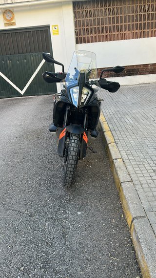 KTM 790 Adventure Negra y Naranja