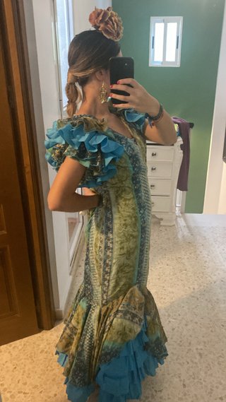 Traje de flamenca azul y verde