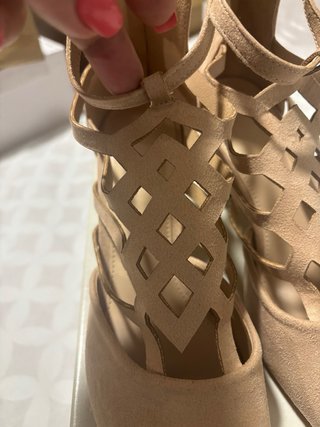 Zapato tacón ancho beige