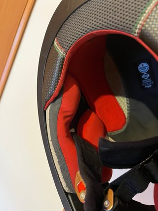 Casco de moto Nolan rojo y negro