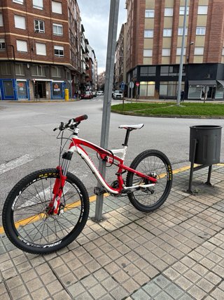 Bici Enduro Specialized Roja