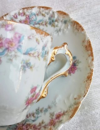 Antica tazza caffè dipinta con fiori GDA Limoges