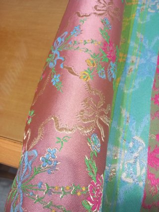 Tela fallera tonos rosas (foto de traje de ejemplo