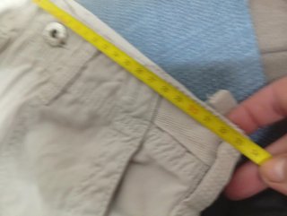 Pantalón cargo Bershka beige talla 34