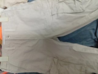 Pantalón cargo Bershka beige talla 34
