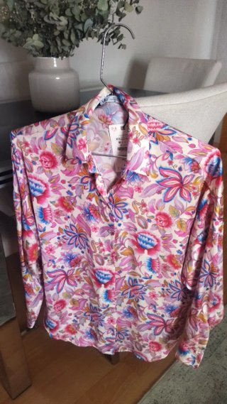 Camisa Zara satinada. Sin estrenar.