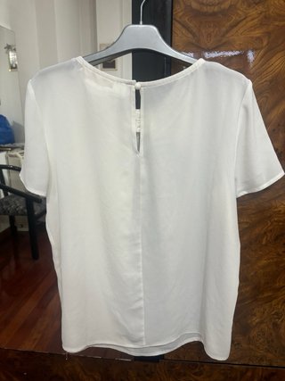 Blusa blanca con lazo
