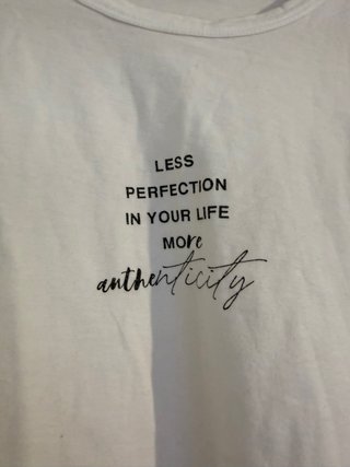 Camiseta Zara básica con frase