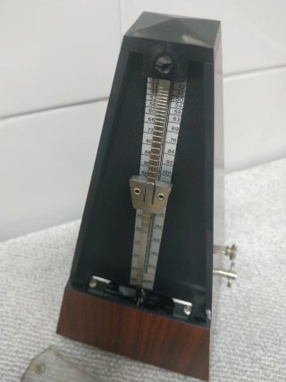 Metrónomo campana ,Wittner MW812k