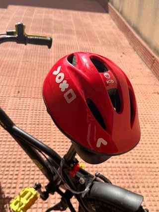 Casco infantil rojo