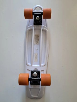 Skate Maui & Sons Tiburón Naranja