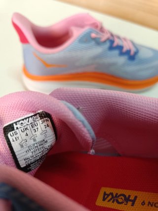 Zapatillas Hoka Clifton 9 talla 37 Azul Rosa