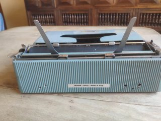 Máquina de escribir Olivetti Lettera 22