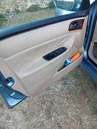 Peugeot 607 2002