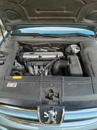 Peugeot 607 2002