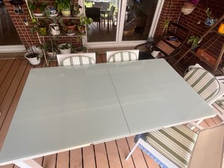Mesa de jardín cristal y metal