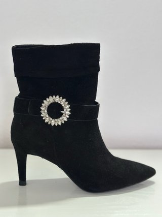 Botines negros ante tacón con pedrería