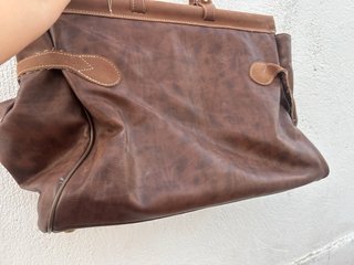 Bolso de piel Karmar marrón