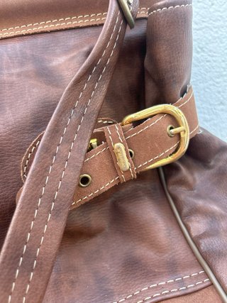 Bolso de piel Karmar marrón