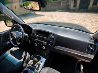 Mitsubishi Montero 3.2DI-D Manual 206.859km 19500€