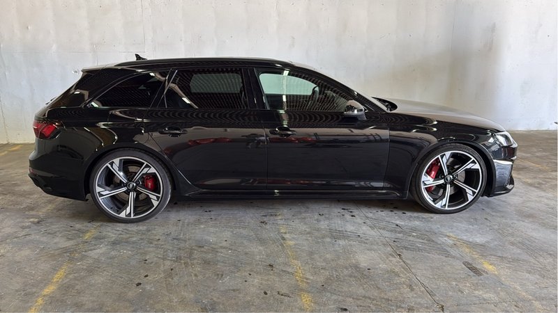Audi RS4 2021 - foto 1