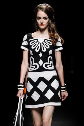 Vestido estilo Moschino rombos y corazones