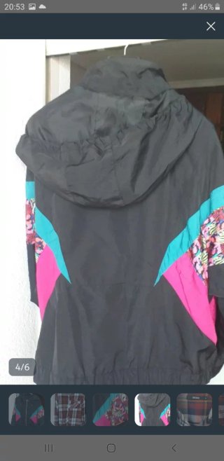 Cazadora cortavientos y camisa cuadros