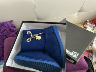 Botas Love Moschino azules nuevas