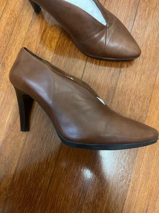 Botines de piel marrones