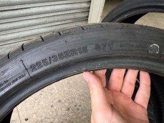 Neumáticos 225/35/18