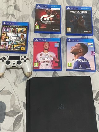 PS4 Slim Negra + 5 Juegos + Mando