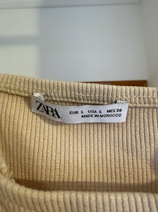 Top Zara Beige con Volantes
