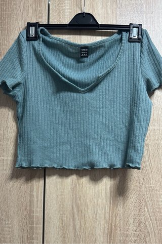 Tops cortos,uno por 2€ y las dos por 3€