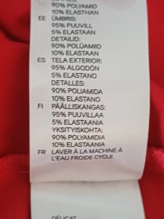 Camiseta H&M roja con encaje Talla M