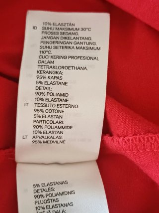 Camiseta H&M roja con encaje Talla M