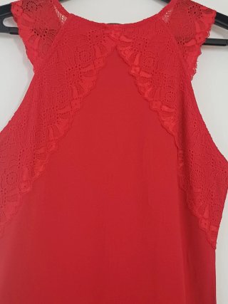 Camiseta H&M roja con encaje Talla M