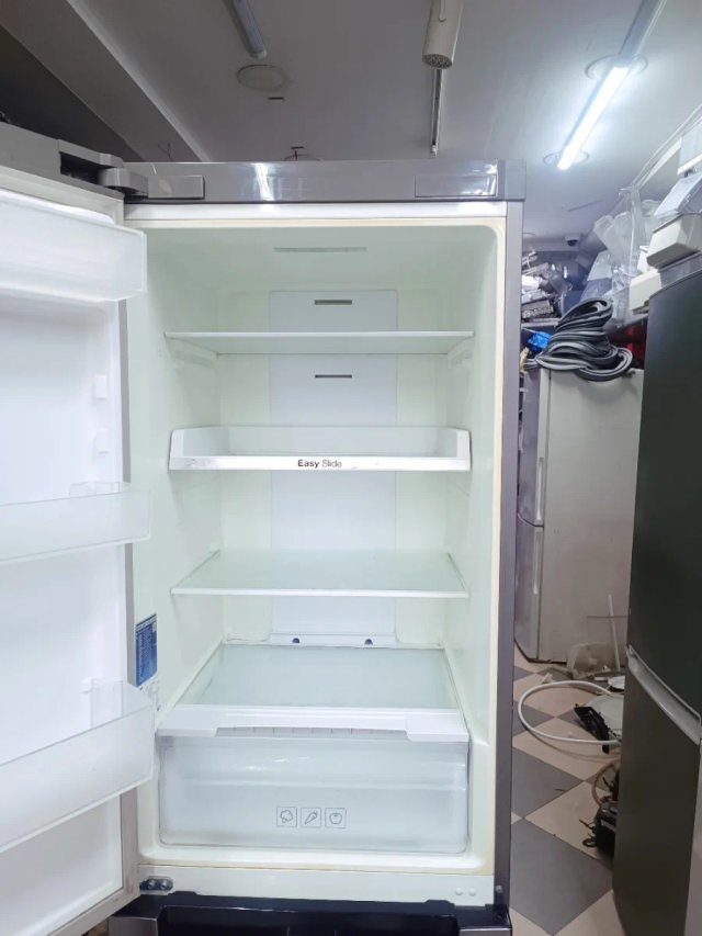 Frigorifero Samsung in acciaio inossidabile