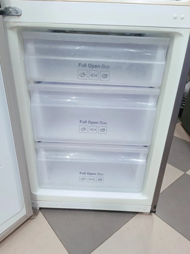 Frigorifero Samsung in acciaio inossidabile