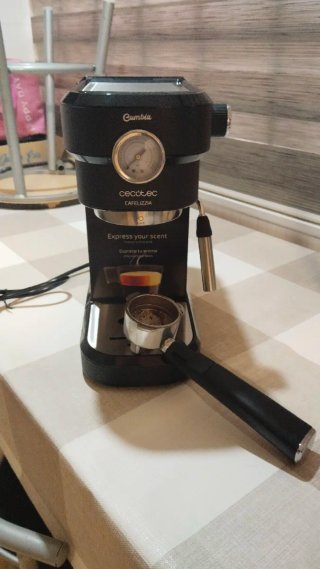 Cafetera Cecotec Cafelizzia 790