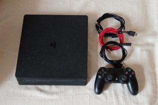 Consola PS4 Sony + 6 Juegos
