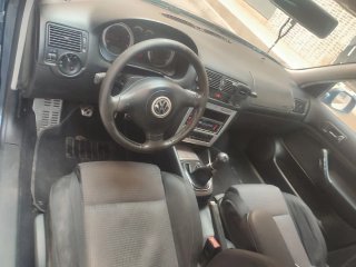 Volkswagen Golf 2003