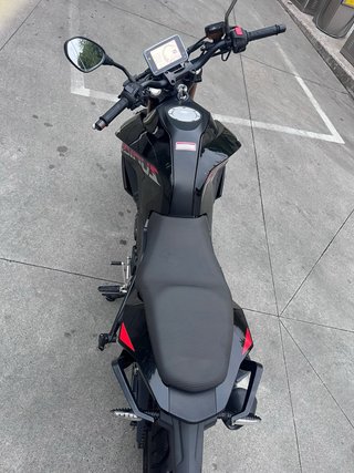 Hanway Furious 125s 2023 Negra Roja