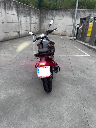 Hanway Furious 125s 2023 Negra Roja
